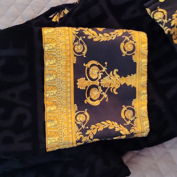 100% ATHENTIC VERSACE ROBE (LIKE NEW) xl Unisex fits a mens m/s  womens med/L - Picture 13 of 14